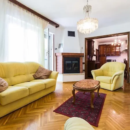 Beautiful 6bd House / Ideal For Larger Grups! Nyaraló *