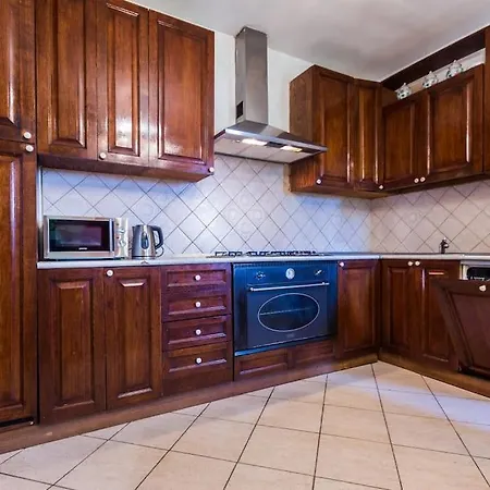 Beautiful 6bd House / Ideal For Larger Grups! Ζαντάρ