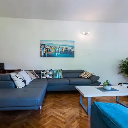 Beautiful 6bd House / Ideal For Larger Grups! Holiday home