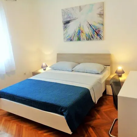 Beautiful 6bd House / Ideal For Larger Grups!