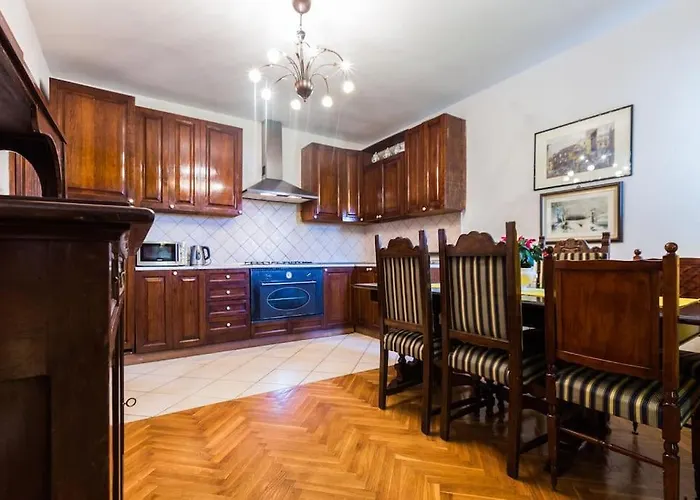 Beautiful 6bd House / Ideal For Larger Grups!